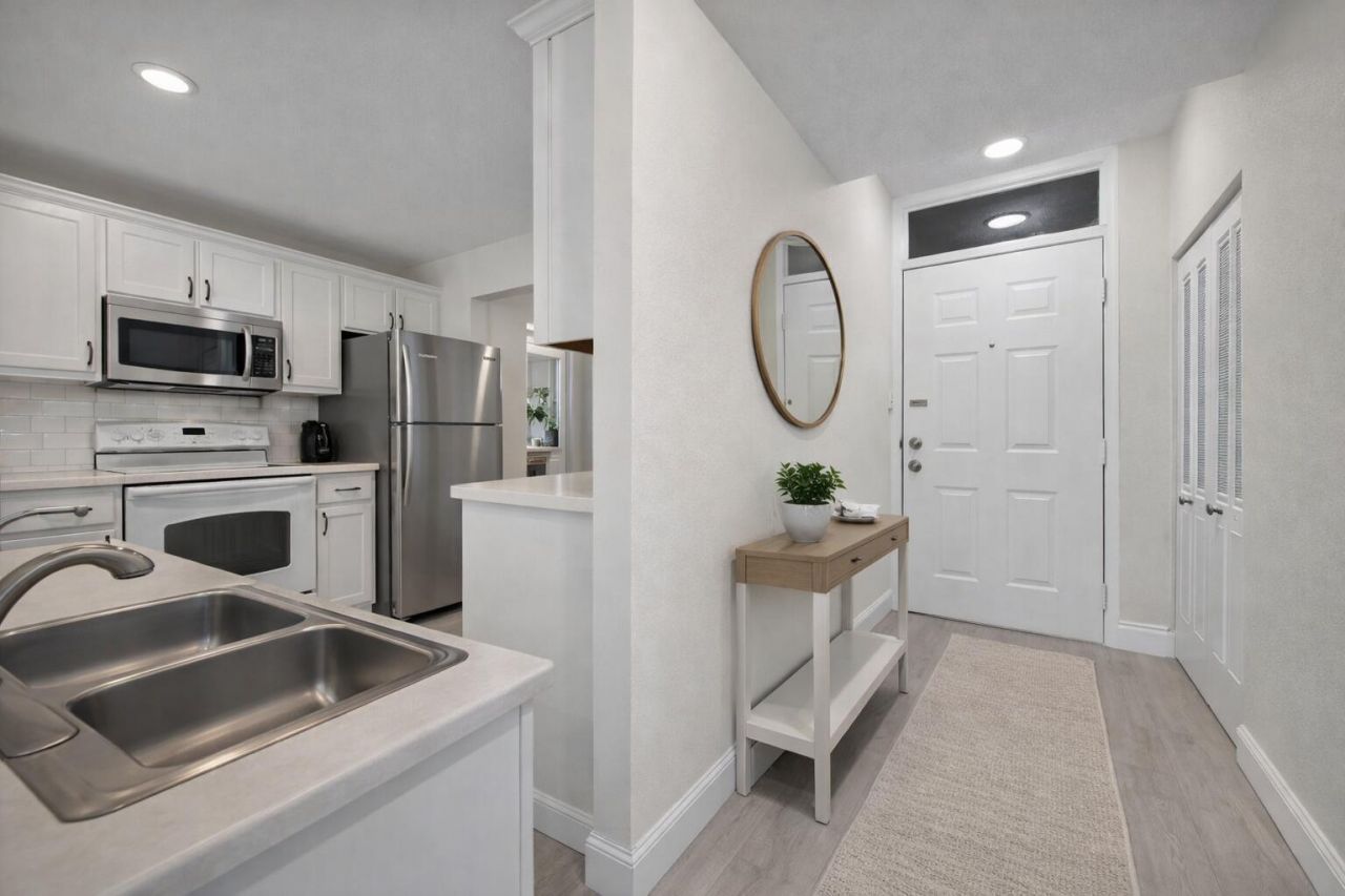 5611 Coral Lake Drive, Unit 111, Margate, FL 33063 Photo