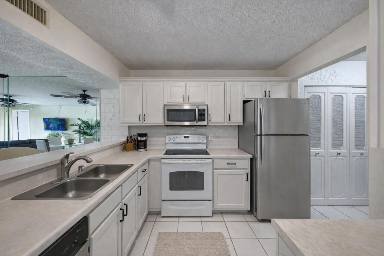 5611 Coral Lake Drive, Unit 111, Margate, FL 33063 Photo