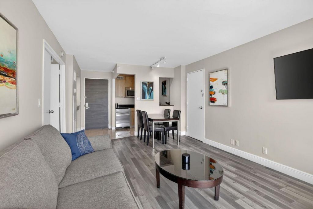 2670 E Sunrise Boulevard, Unit 320, Fort Lauderdale, FL 33304 Photo