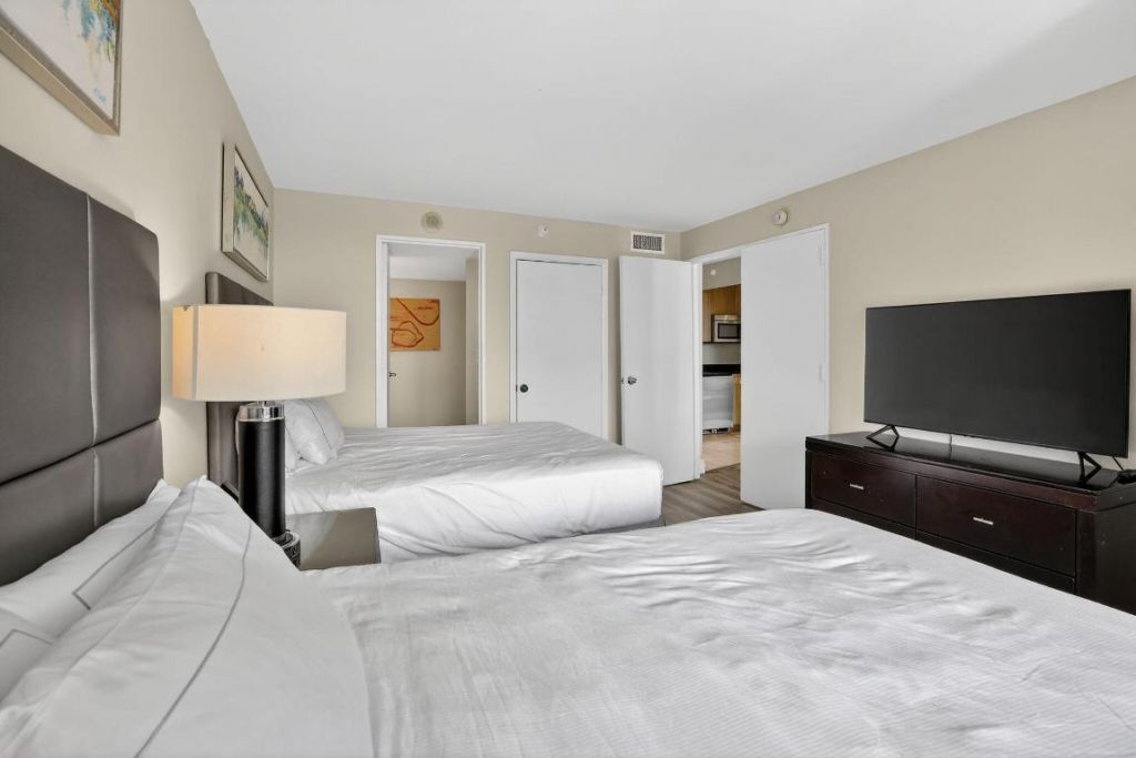 2670 E Sunrise Boulevard, Unit 320, Fort Lauderdale, FL 33304 Photo