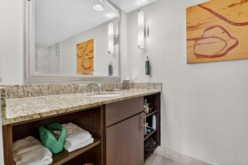 2670 E Sunrise Boulevard, Unit 320, Fort Lauderdale, FL 33304 Photo