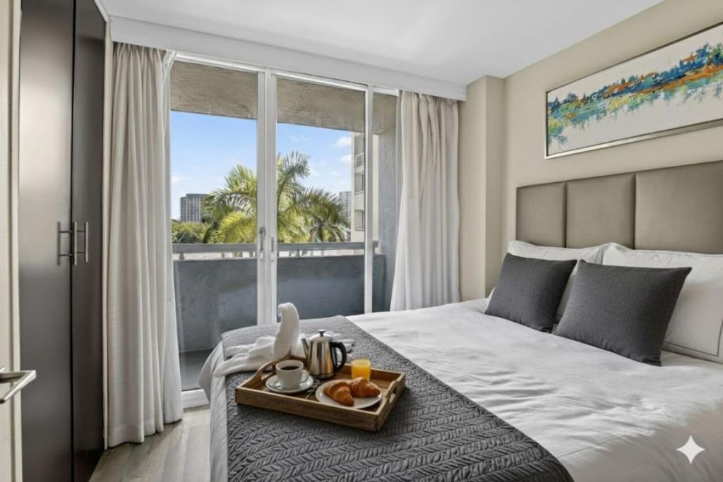 2670 E Sunrise Boulevard, Unit 320, Fort Lauderdale, FL 33304 Photo