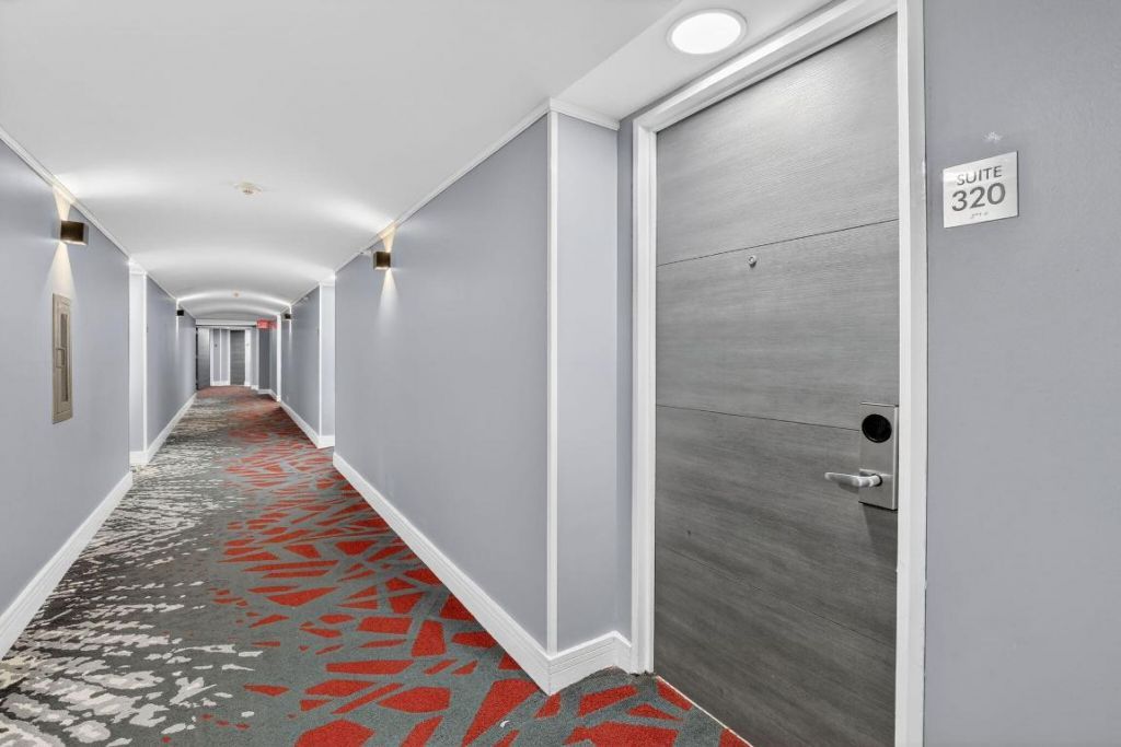 2670 E Sunrise Boulevard, Unit 320, Fort Lauderdale, FL 33304 Photo