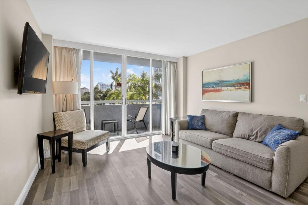 2670 E Sunrise Boulevard, Unit 320, Fort Lauderdale, FL 33304 Photo