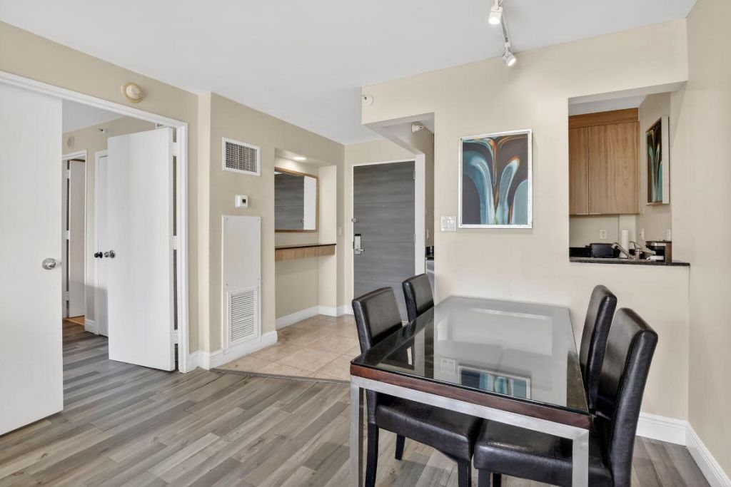 2670 E Sunrise Boulevard, Unit 320, Fort Lauderdale, FL 33304 Photo