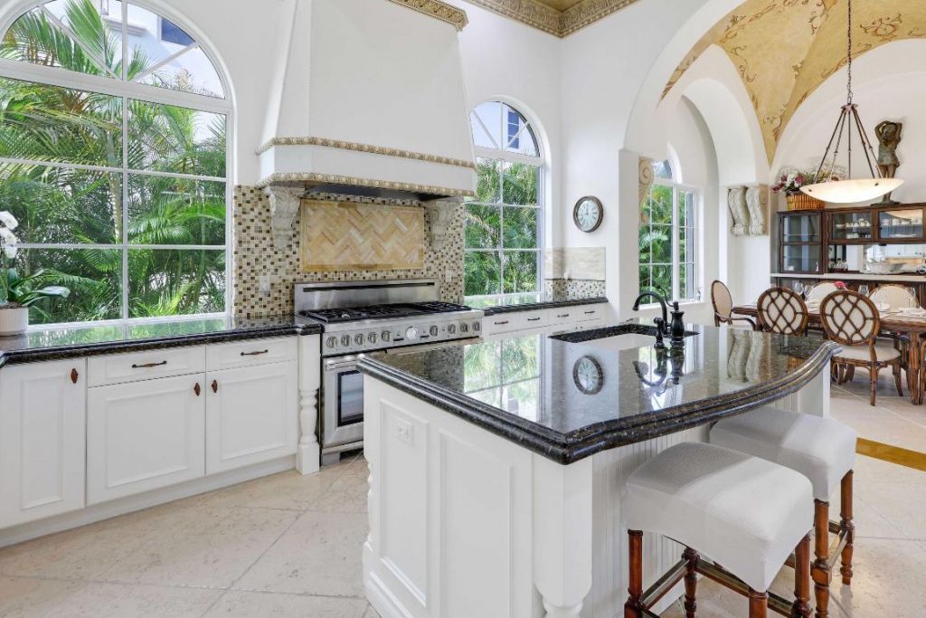 317 Old Jupiter Beach Road, Jupiter, FL 33477 Photo