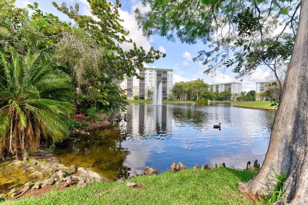 2216 N Cypress Bend Drive, Unit 501, Pompano Beach, FL 33069 Photo