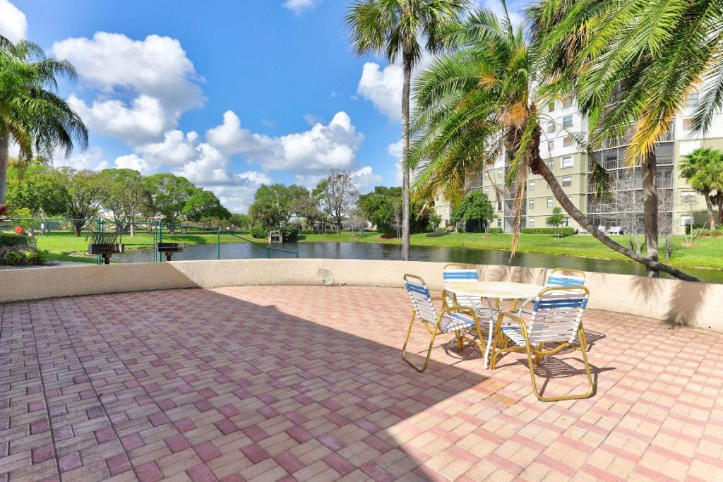 2216 N Cypress Bend Drive, Unit 501, Pompano Beach, FL 33069 Photo
