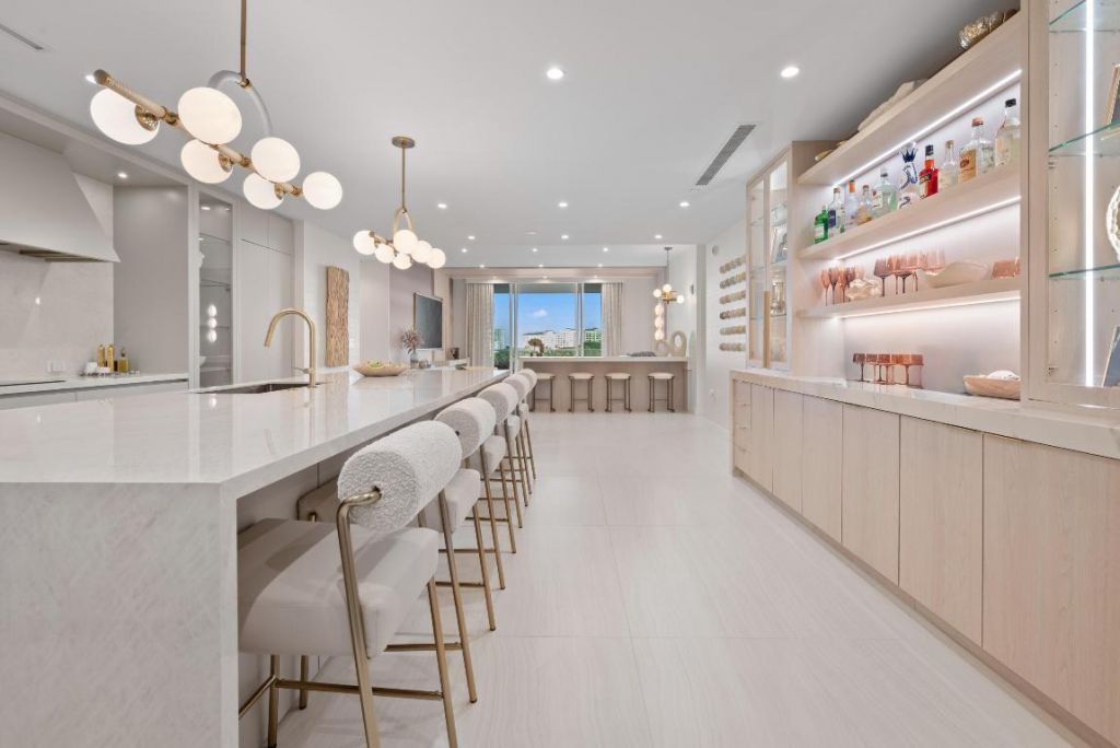 220 SE Mizner Boulevard, Unit 603, Boca Raton, FL 33432 Photo