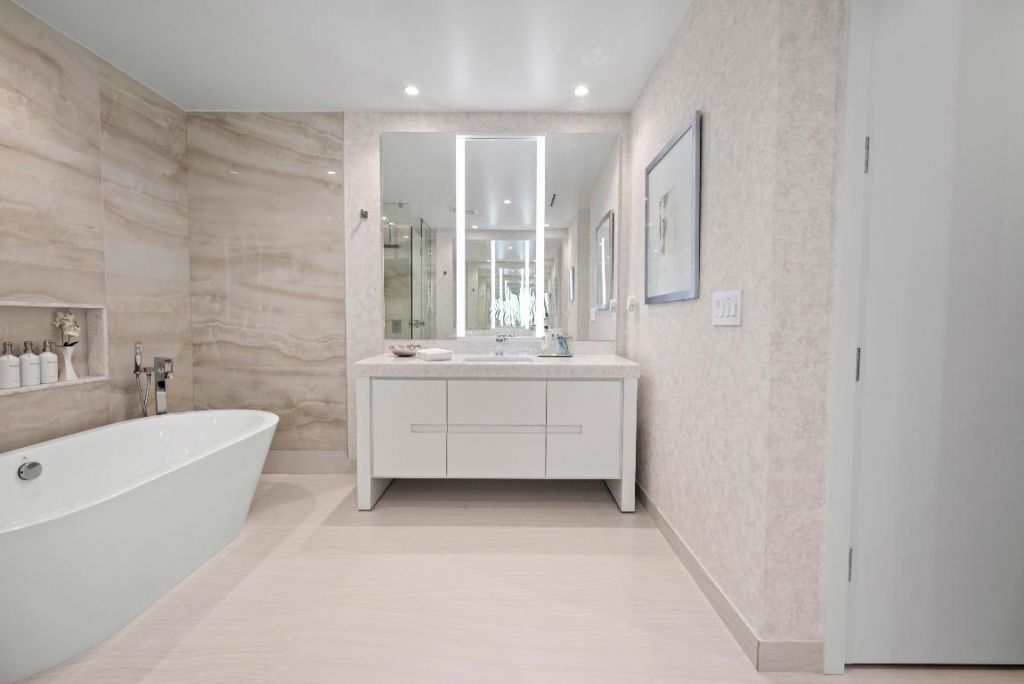 220 SE Mizner Boulevard, Unit 603, Boca Raton, FL 33432 Photo