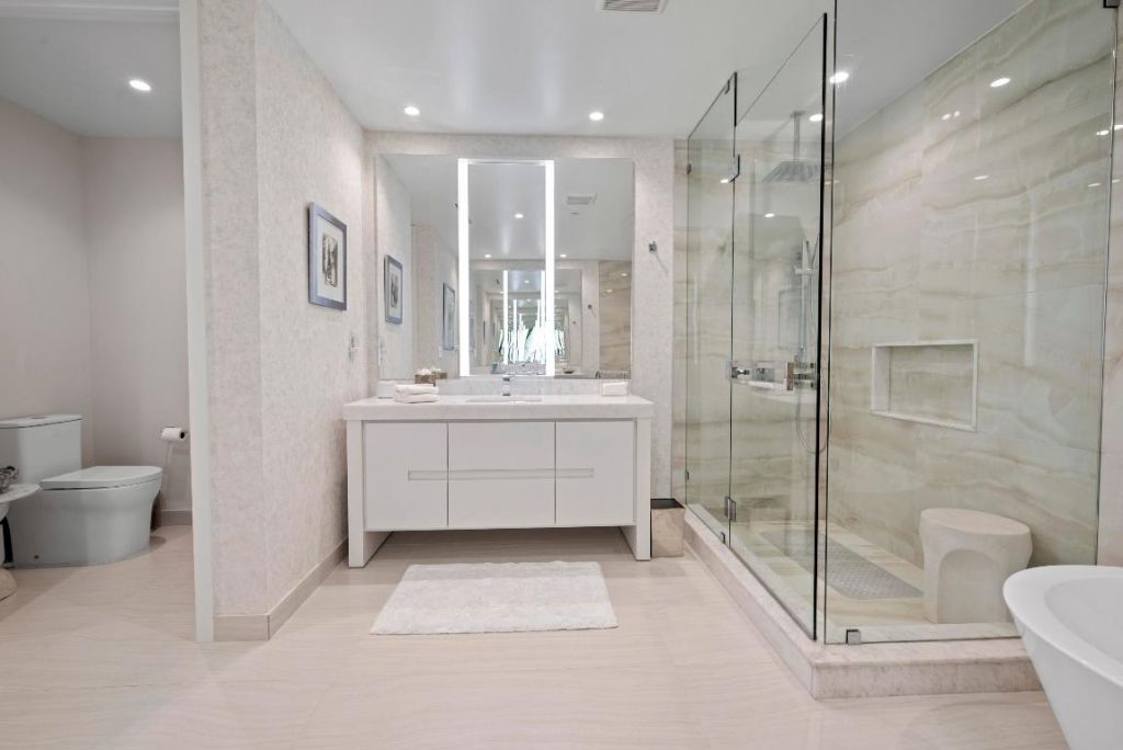 220 SE Mizner Boulevard, Unit 603, Boca Raton, FL 33432 Photo