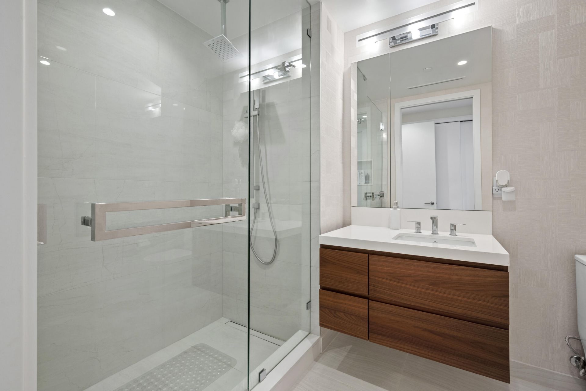 220 SE Mizner Boulevard, Unit 603, Boca Raton, FL 33432 Photo