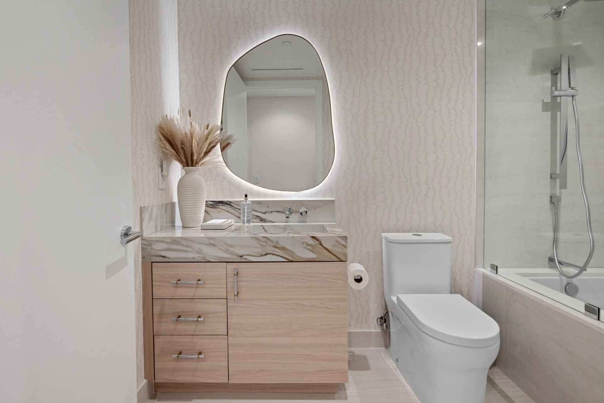 220 SE Mizner Boulevard, Unit 603, Boca Raton, FL 33432 Photo