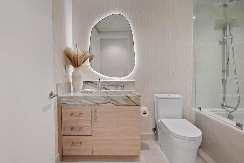 220 SE Mizner Boulevard, Unit 603, Boca Raton, FL 33432 Photo