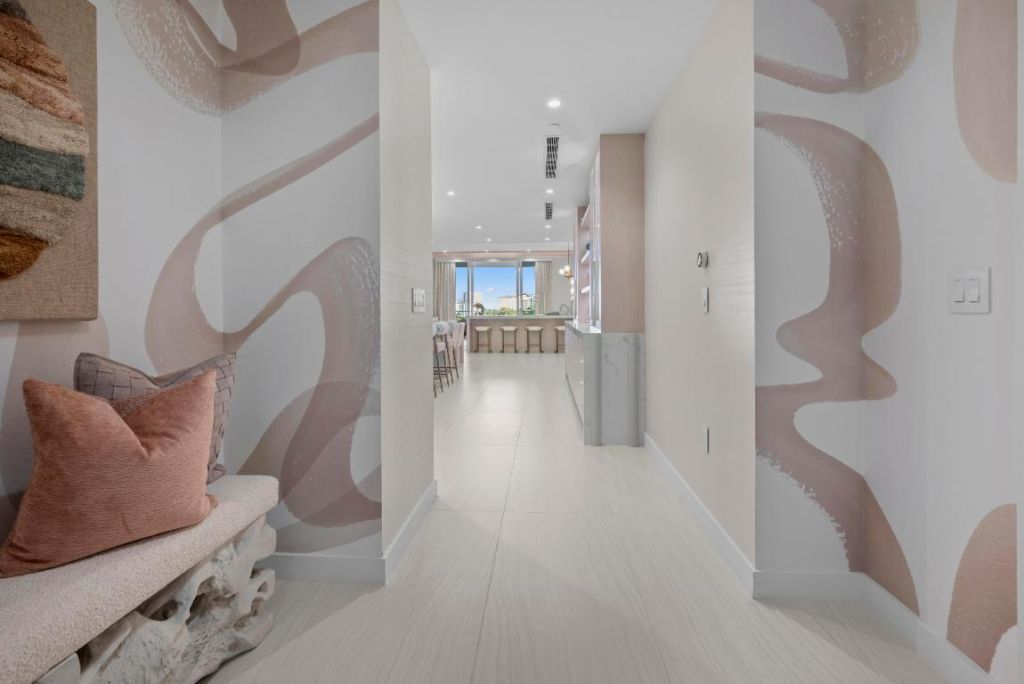 220 SE Mizner Boulevard, Unit 603, Boca Raton, FL 33432 Photo