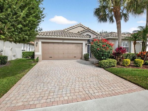 6877 Castlemaine Avenue, Boynton Beach, FL 33437