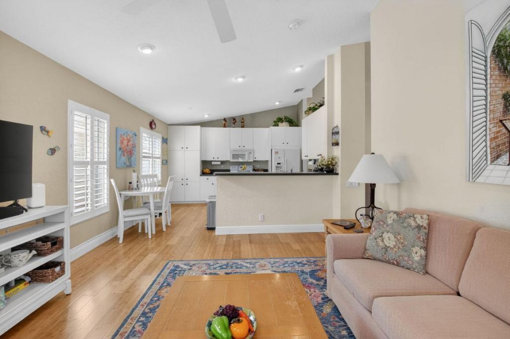 6877 Castlemaine Avenue, Boynton Beach, FL 33437 Photo