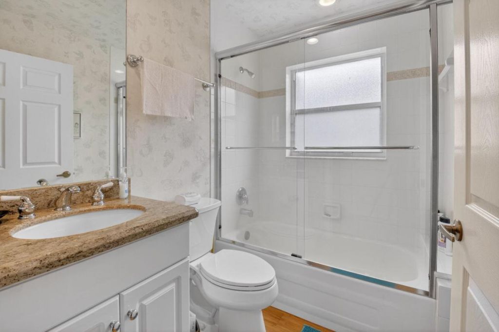 6877 Castlemaine Avenue, Boynton Beach, FL 33437 Photo