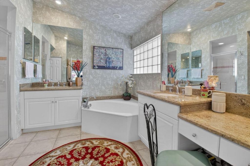 6877 Castlemaine Avenue, Boynton Beach, FL 33437 Photo