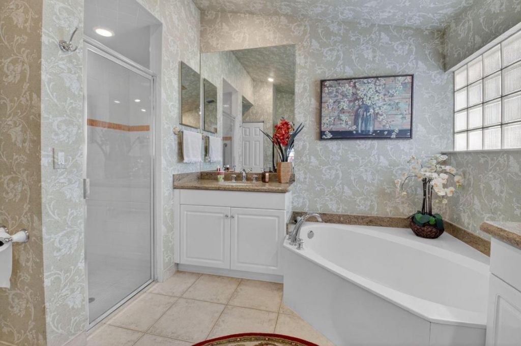 6877 Castlemaine Avenue, Boynton Beach, FL 33437 Photo