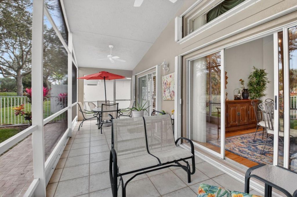 6877 Castlemaine Avenue, Boynton Beach, FL 33437 Photo