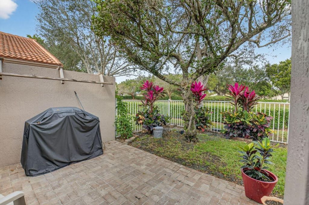 6877 Castlemaine Avenue, Boynton Beach, FL 33437 Photo
