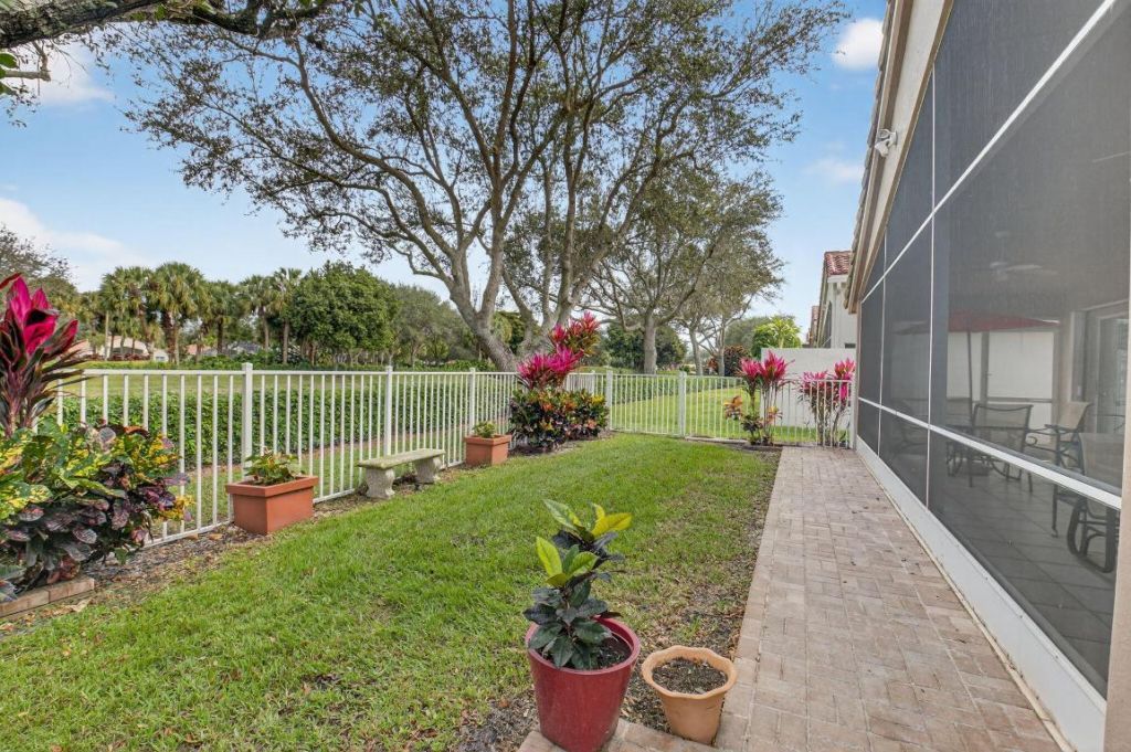 6877 Castlemaine Avenue, Boynton Beach, FL 33437 Photo