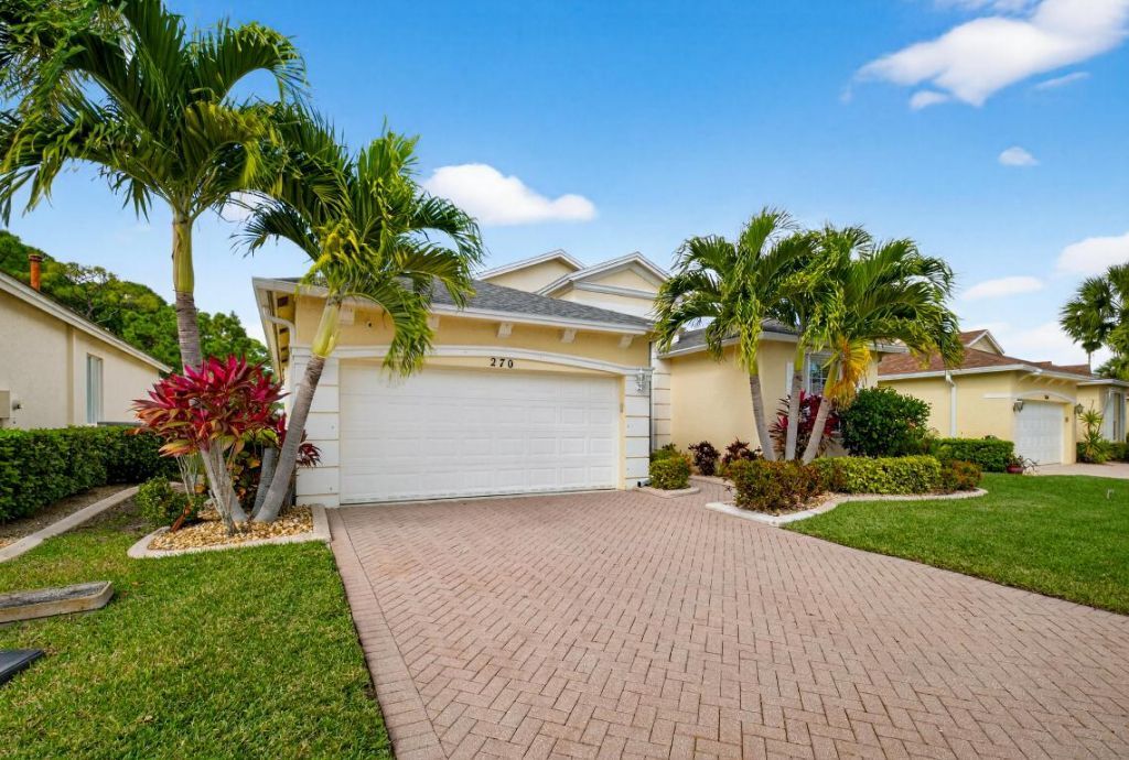 270 SW Lake Forest Way, Port Saint Lucie, FL 34986 Photo