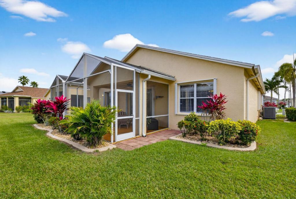 270 SW Lake Forest Way, Port Saint Lucie, FL 34986 Photo