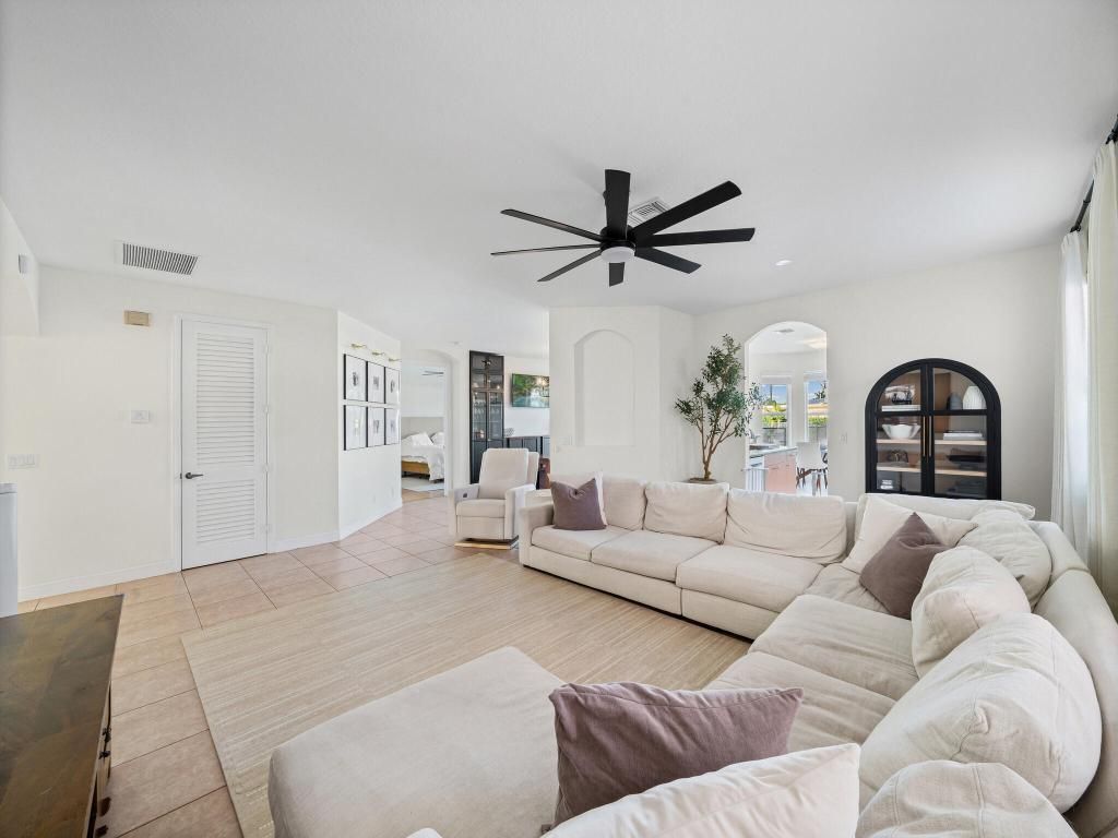 167 Catania Way, Royal Palm Beach, FL 33411 Photo