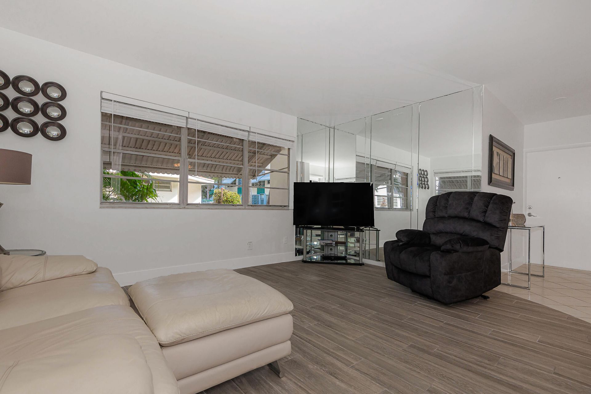 1333 E Hallandale Beach Boulevard, Unit 101, Hallandale Beach, FL 33009 Photo