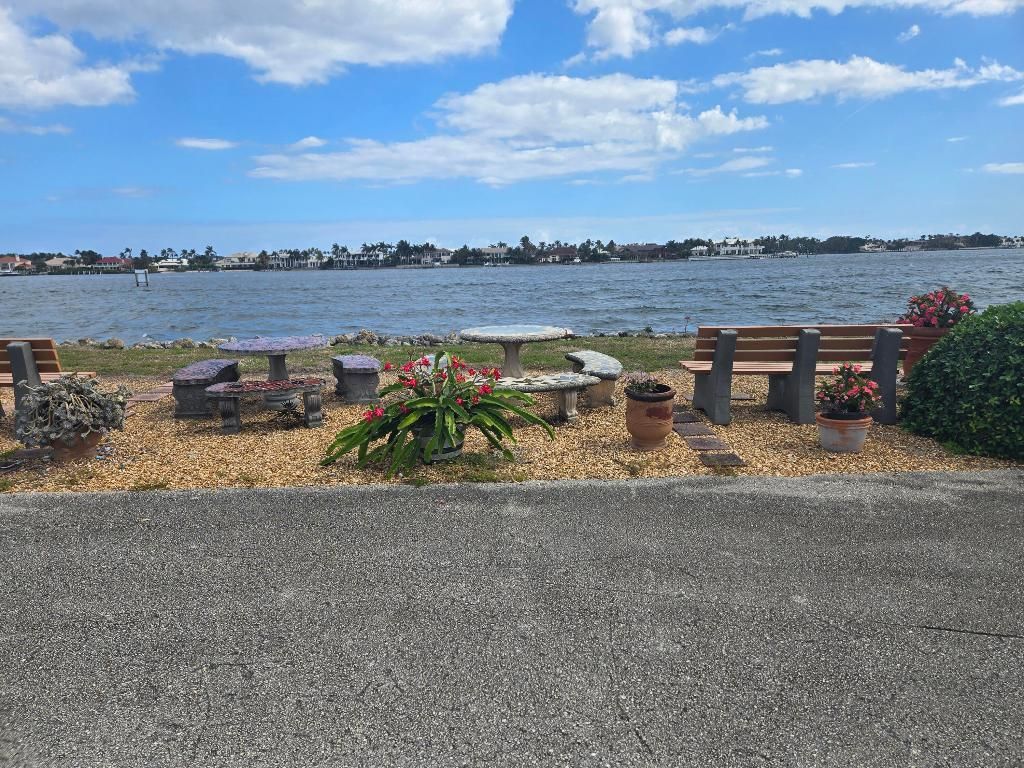 9 N Loafing Street, Hypoluxo, FL 33462 Photo