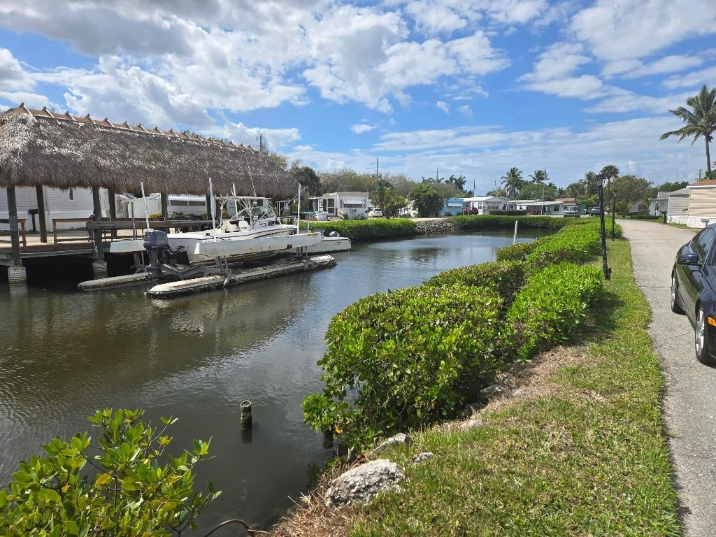 9 N Loafing Street, Hypoluxo, FL 33462 Photo