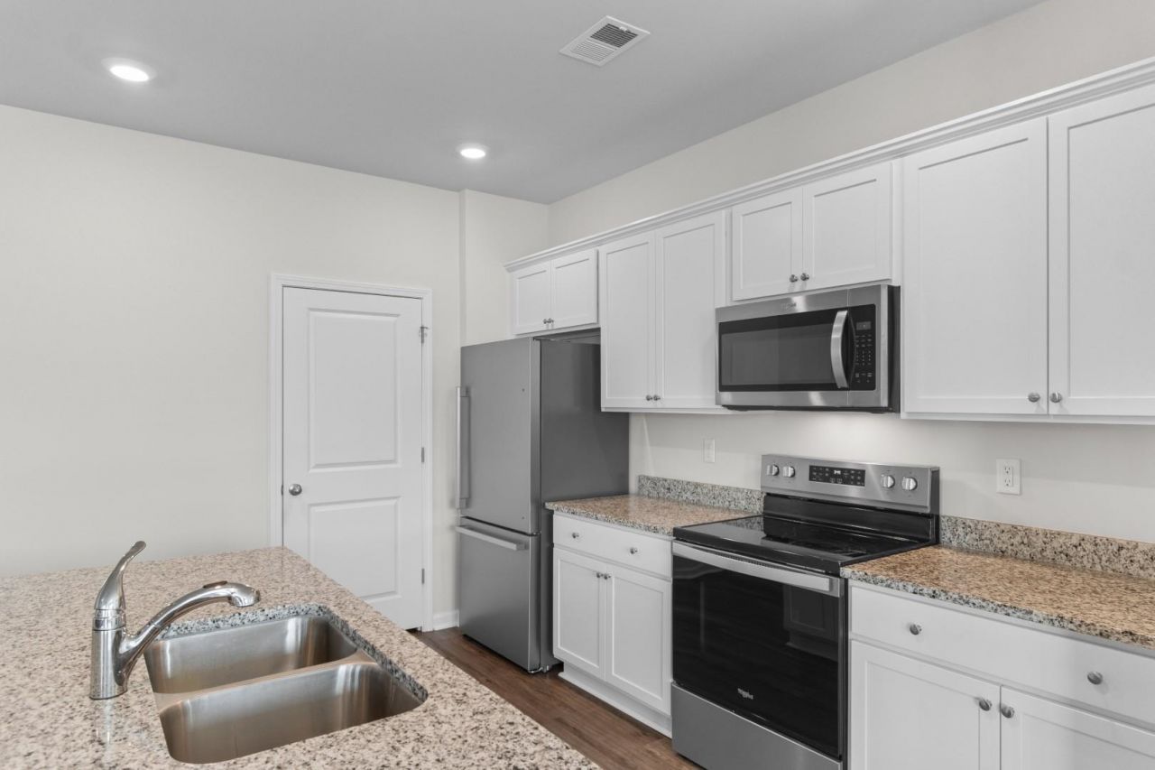 115 Cassina Dr. Photo 6