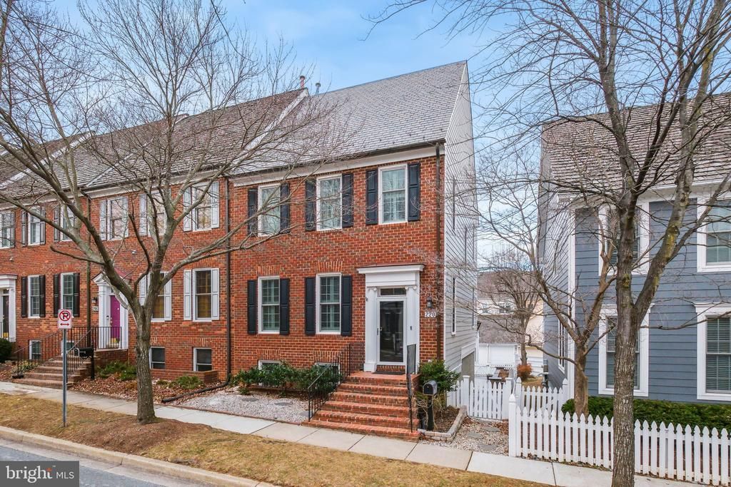 220 Thaxton Street, Gaithersburg, MD 20878 Main Photo
