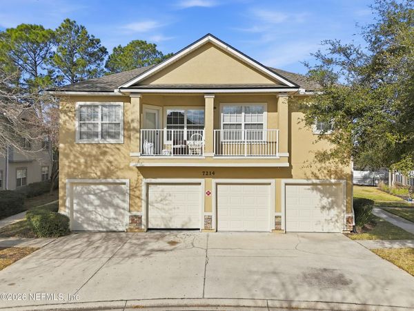 7214 DEERFOOT POINT Circle, Unit 25-3, Jacksonville, FL 32256