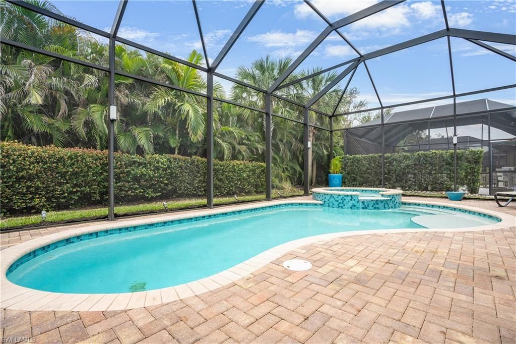 13628 Mandarin Cir, Naples, FL 34109 Photo