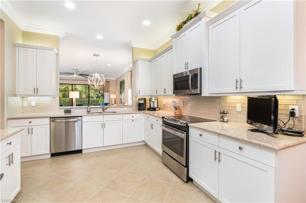 13628 Mandarin Cir, Naples, FL 34109 Photo