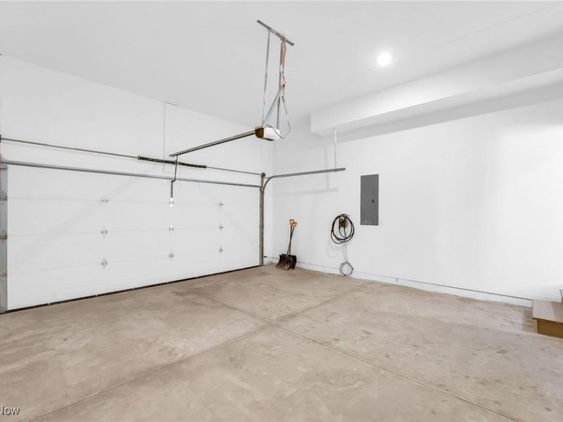 1881 Woodlawn Avenue, Cleveland, OH 44112 Photo 23