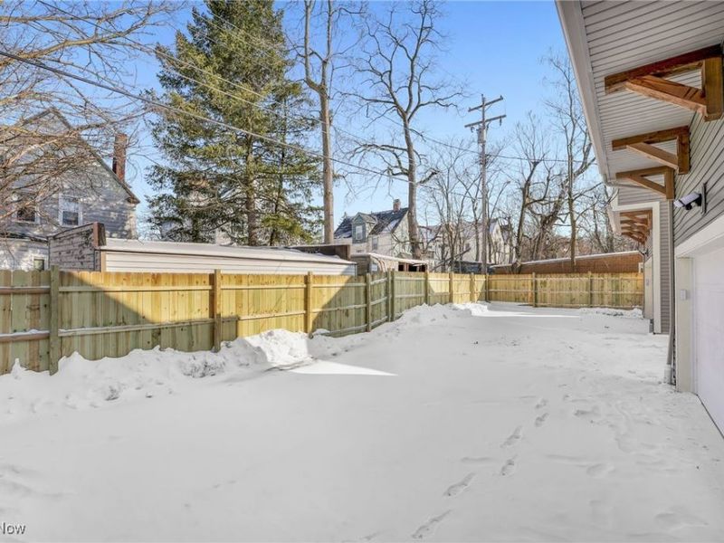 1881 Woodlawn Avenue, Cleveland, OH 44112 Photo 25