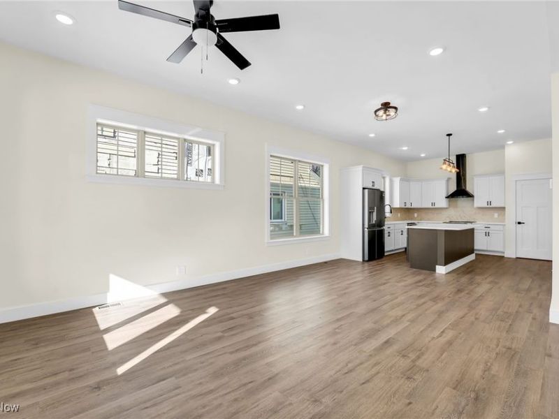 1881 Woodlawn Avenue, Cleveland, OH 44112 Photo 3