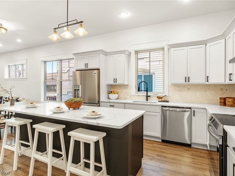 1881 Woodlawn Avenue, Cleveland, OH 44112 Photo 9