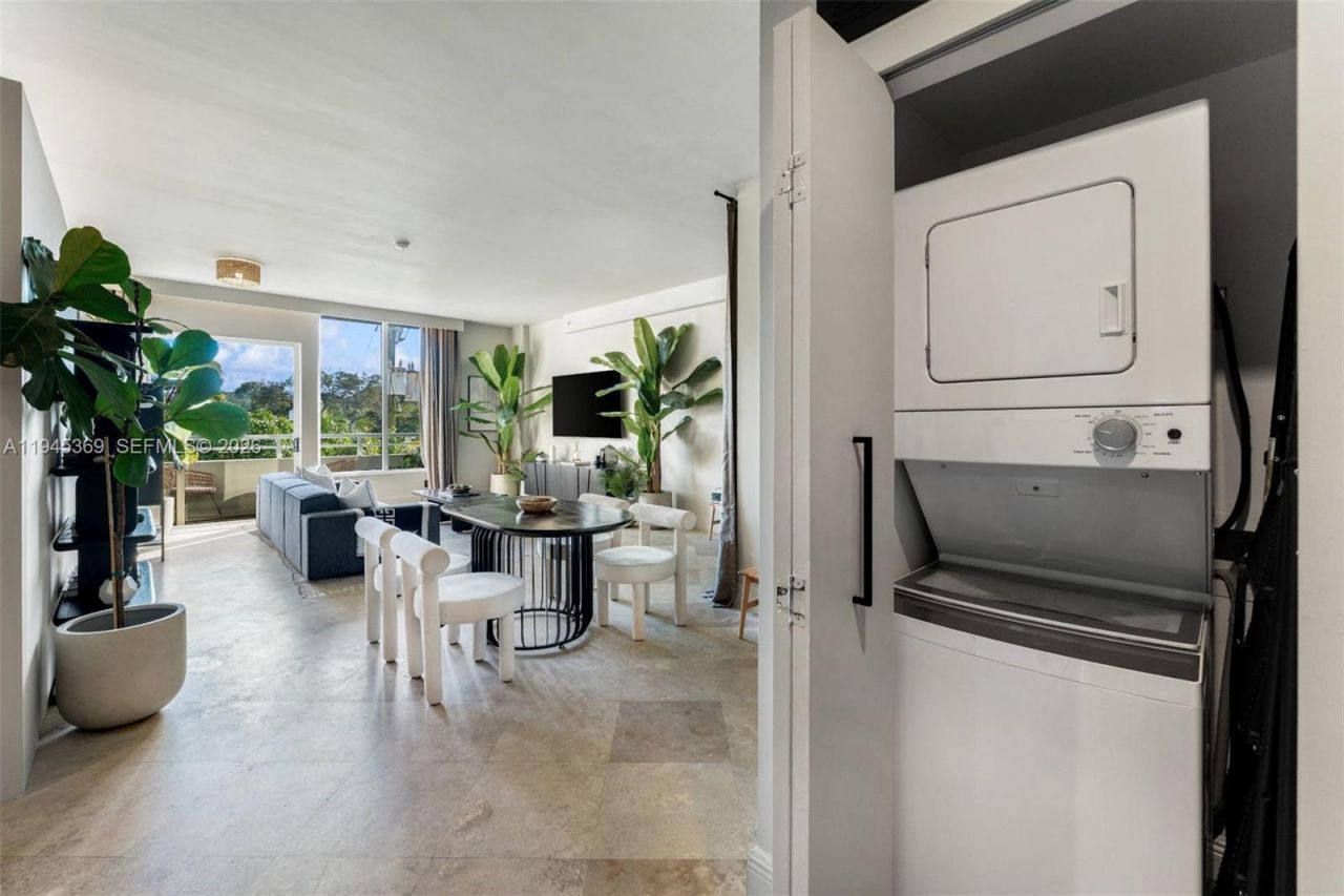 3250 Grand Avenue, Unit 306, Miami, FL 33133 Photo