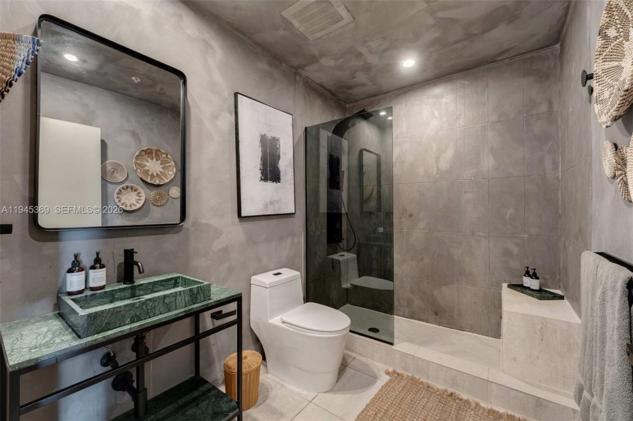 3250 Grand Avenue, Unit 306, Miami, FL 33133 Photo