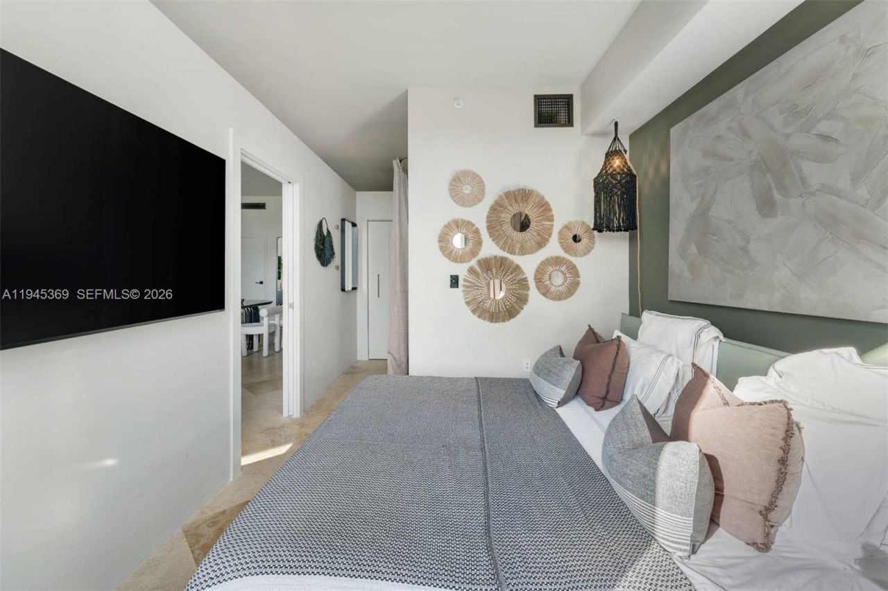 3250 Grand Avenue, Unit 306, Miami, FL 33133 Photo