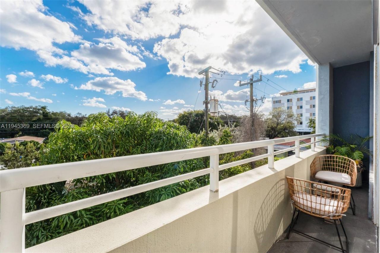 3250 Grand Avenue, Unit 306, Miami, FL 33133 Photo