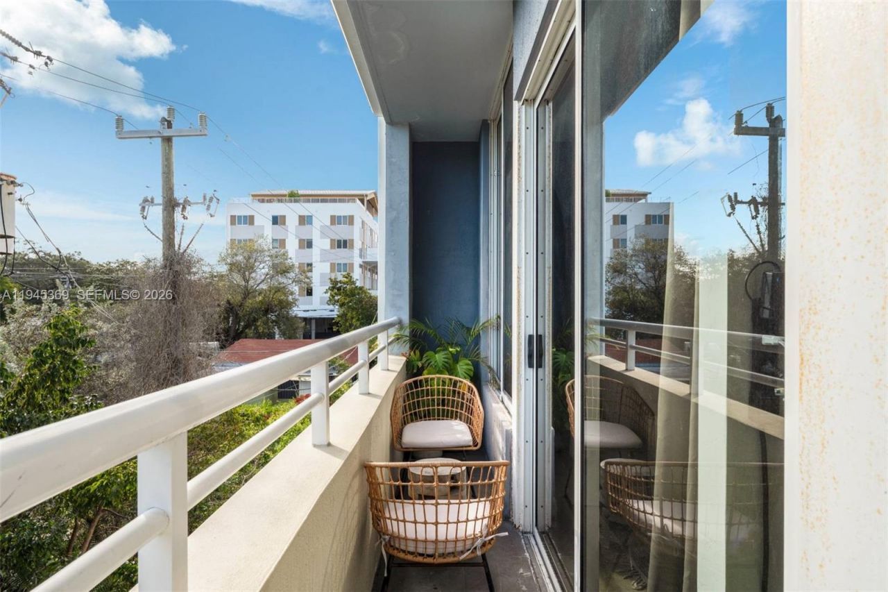 3250 Grand Avenue, Unit 306, Miami, FL 33133 Photo