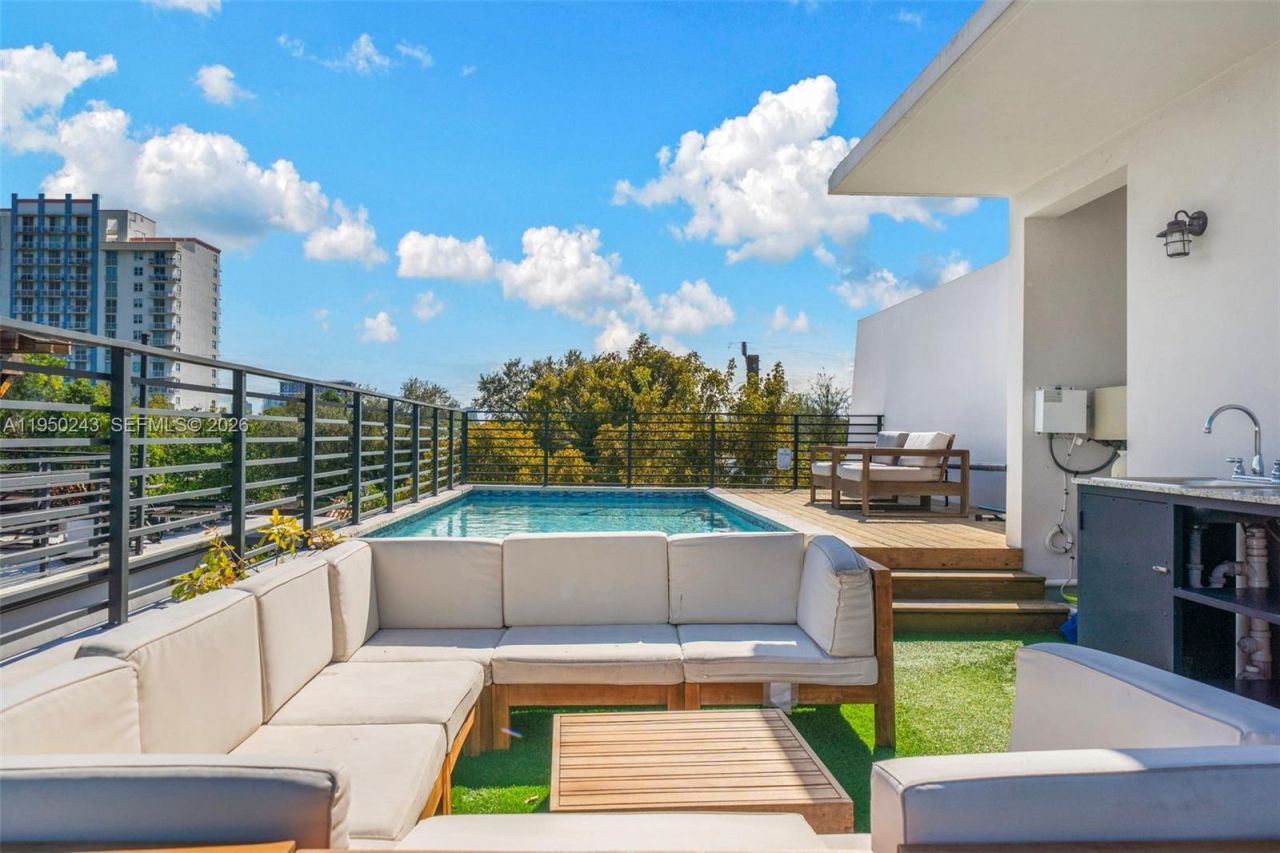 3061 SW 21st Ter, Unit 3061, Miami, FL 33145 Photo