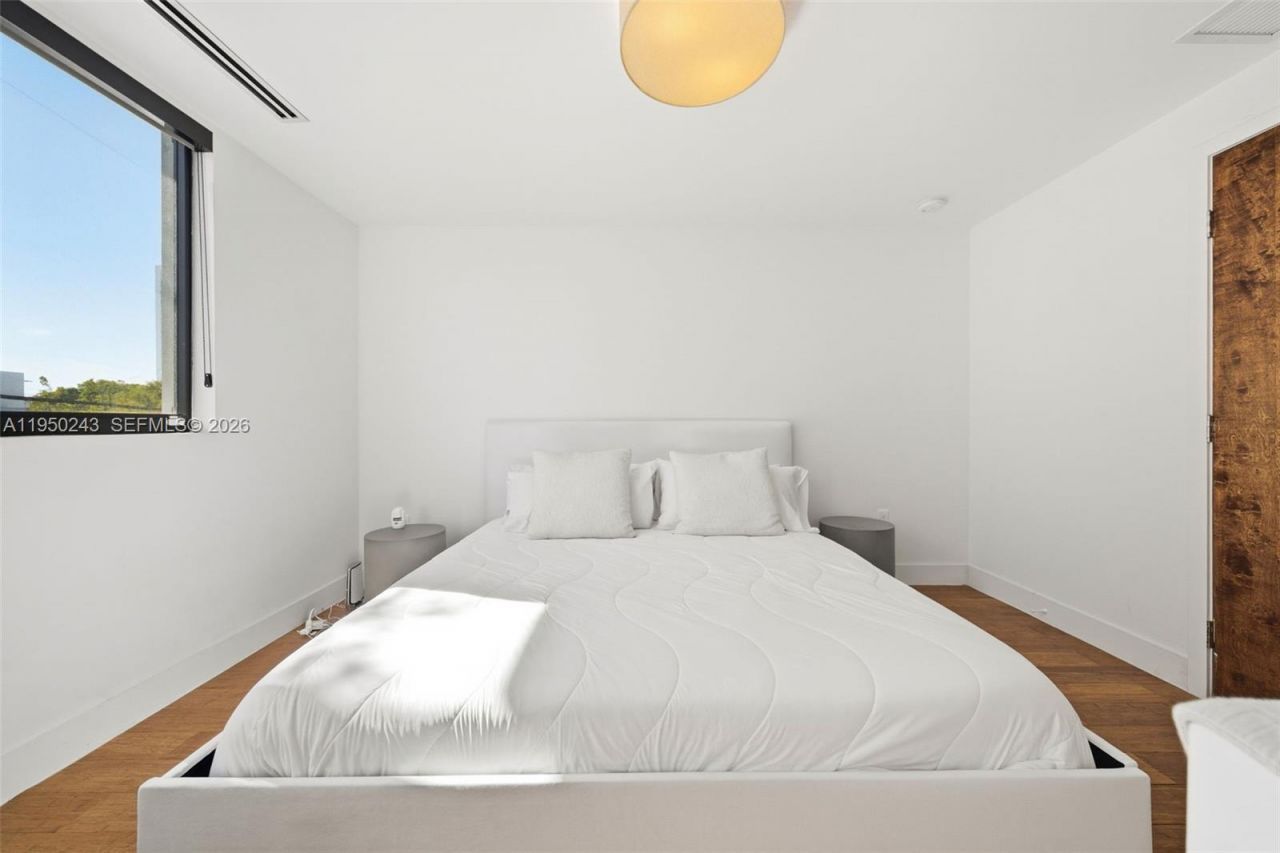 3061 SW 21st Ter, Unit 3061, Miami, FL 33145 Photo