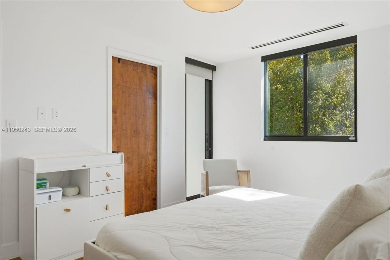 3061 SW 21st Ter, Unit 3061, Miami, FL 33145 Photo